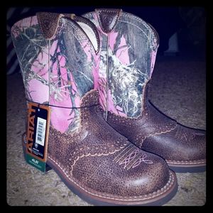 NWT Ariat Fatbaby PINK camo boots